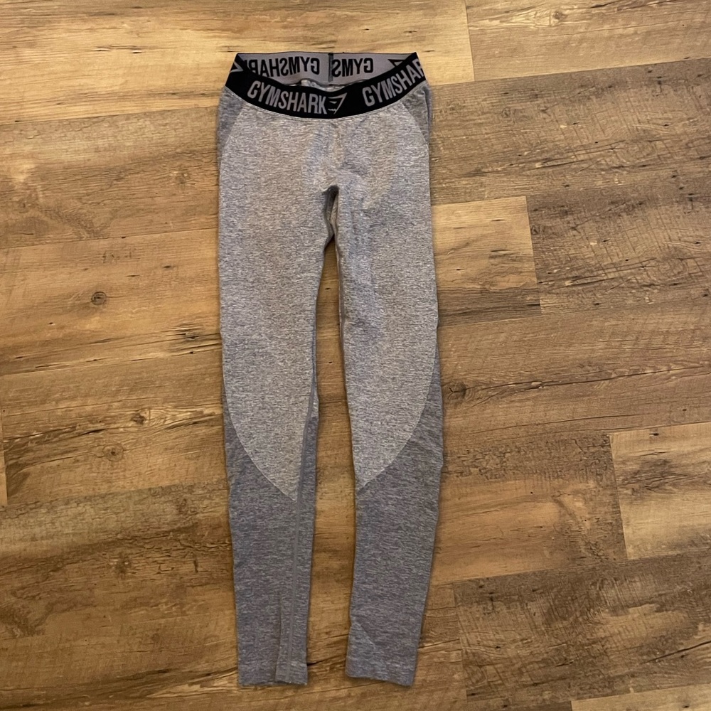 Size Small gymshark logo leggings